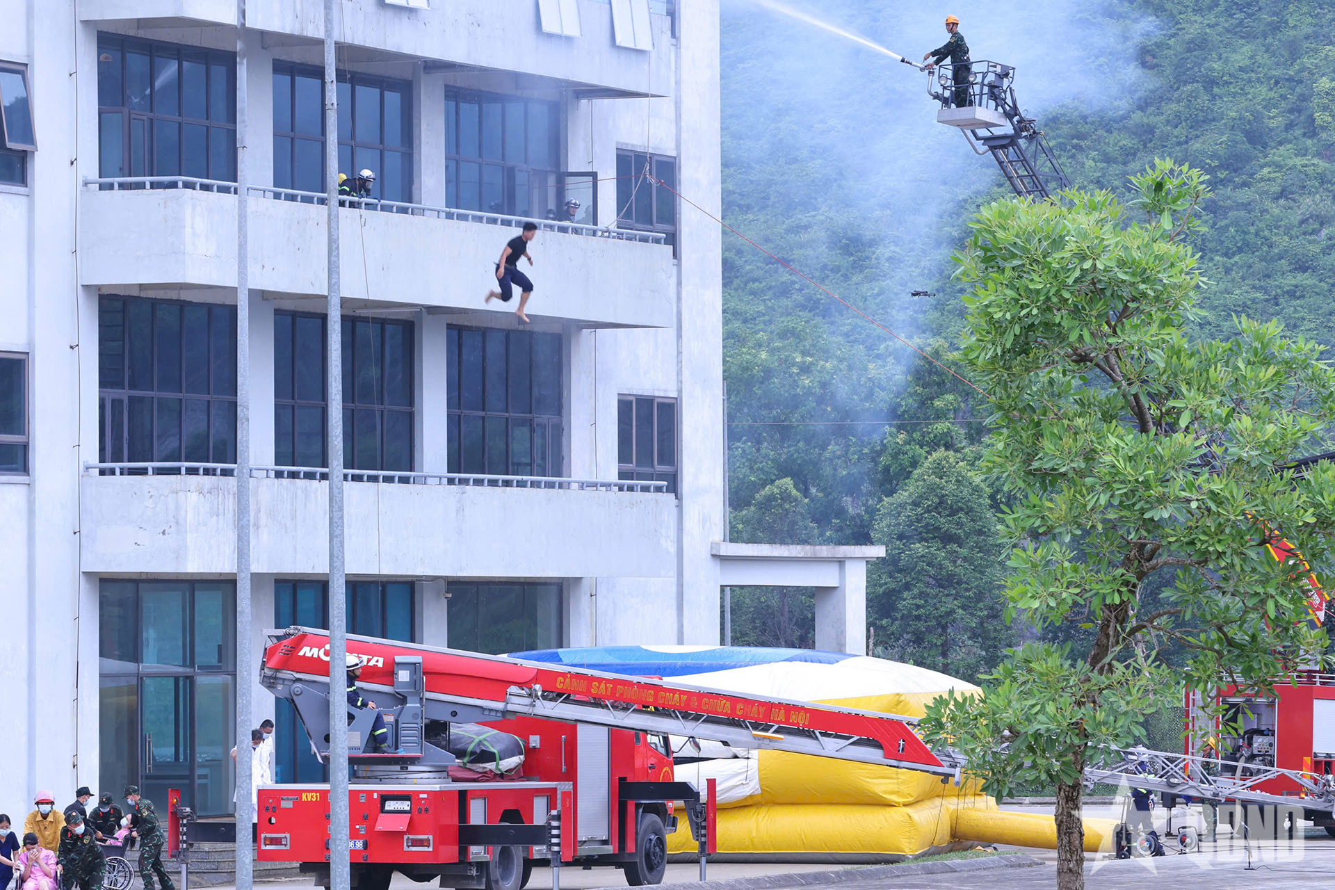 Bộ Quốc phòng tổ chức diễn tập thảm họa y tế quy mô lớn