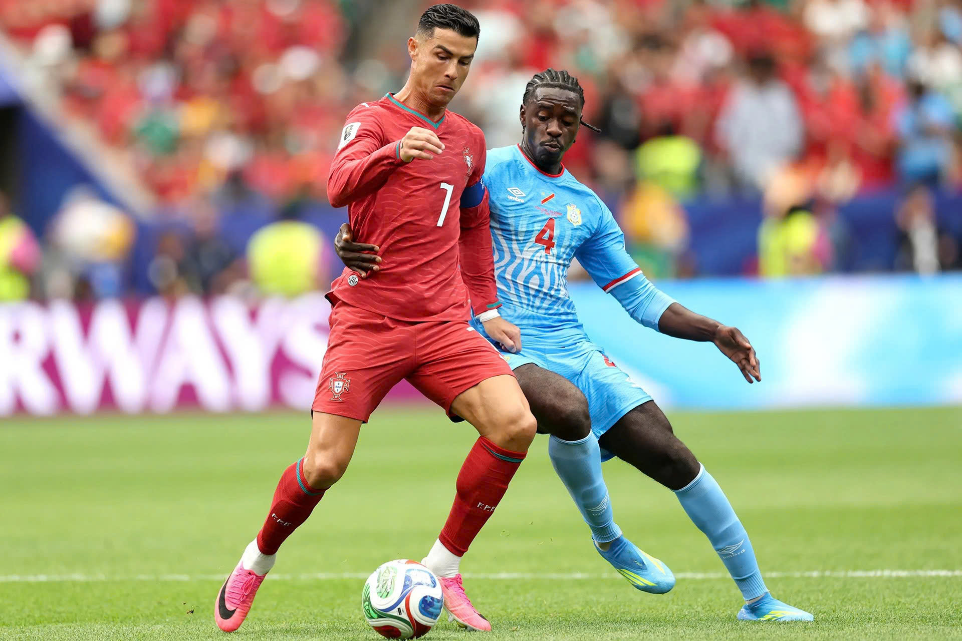 World Cup 2026: Ronaldo mờ nhạt vì… Messi

