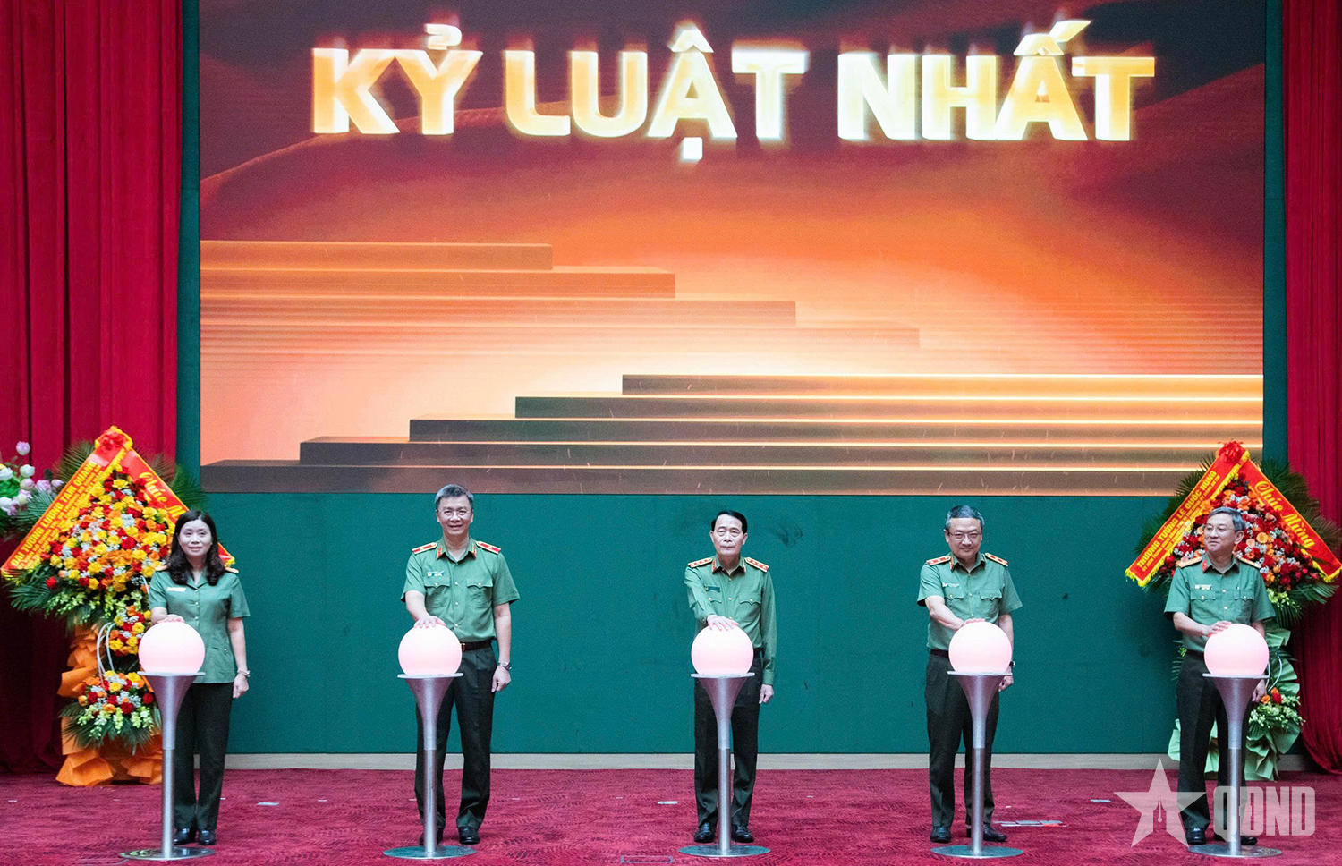 Phát động thi đua cao điểm 200 ngày rèn sức, luyện tài

