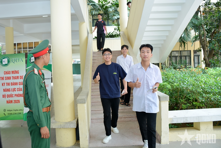 Thí sinh hoàn thành ca thi đầu tiên kỳ thi đánh giá năng lực của Bộ Quốc phòng