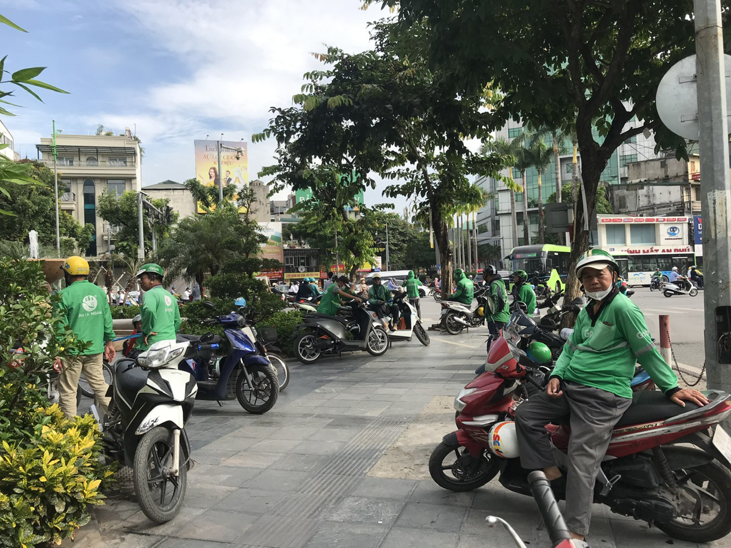 Hoàn thiện chính sách an sinh cho tài xế công nghệ