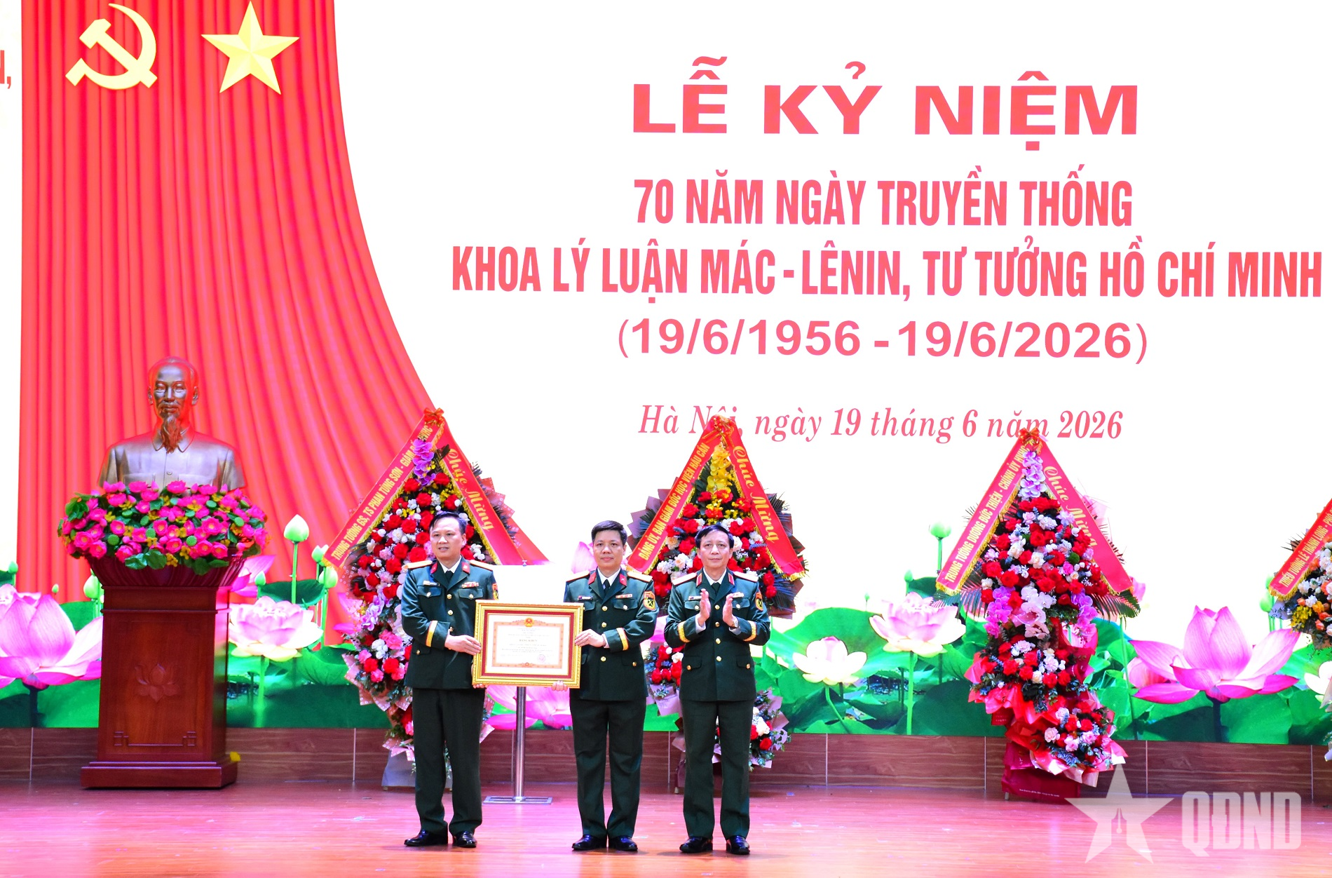 Khẳng định vai trò nòng cốt trong nghiên cứu, giảng dạy lý luận chính trị