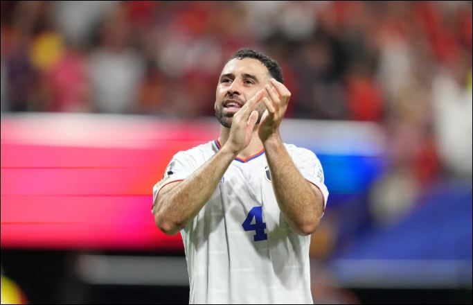 Từ tin nhắn tưởng là thư rác đến hành trình World Cup của Roberto Lopes