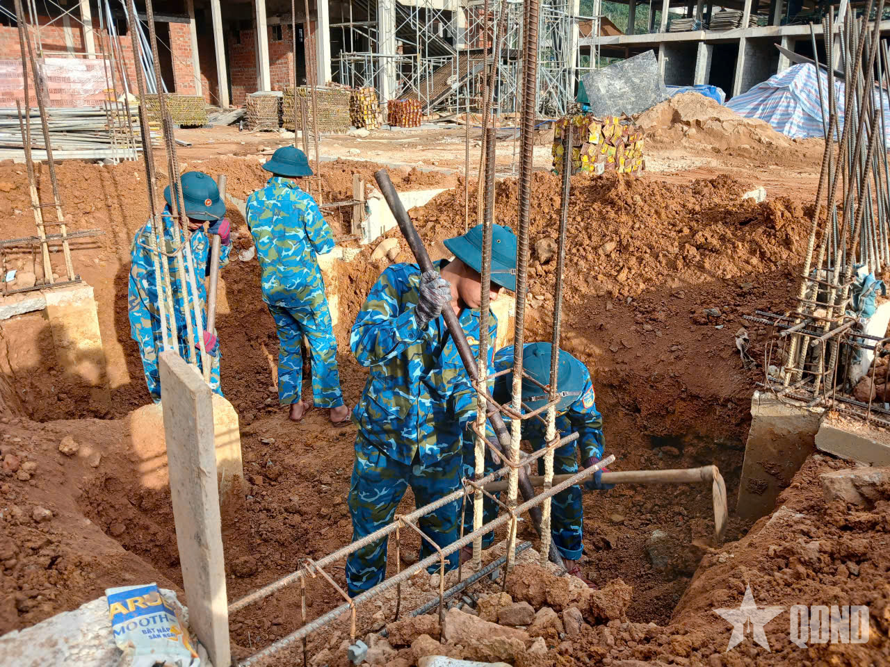 Ngày Chủ nhật xanh ở vùng biên giới Tây Giang