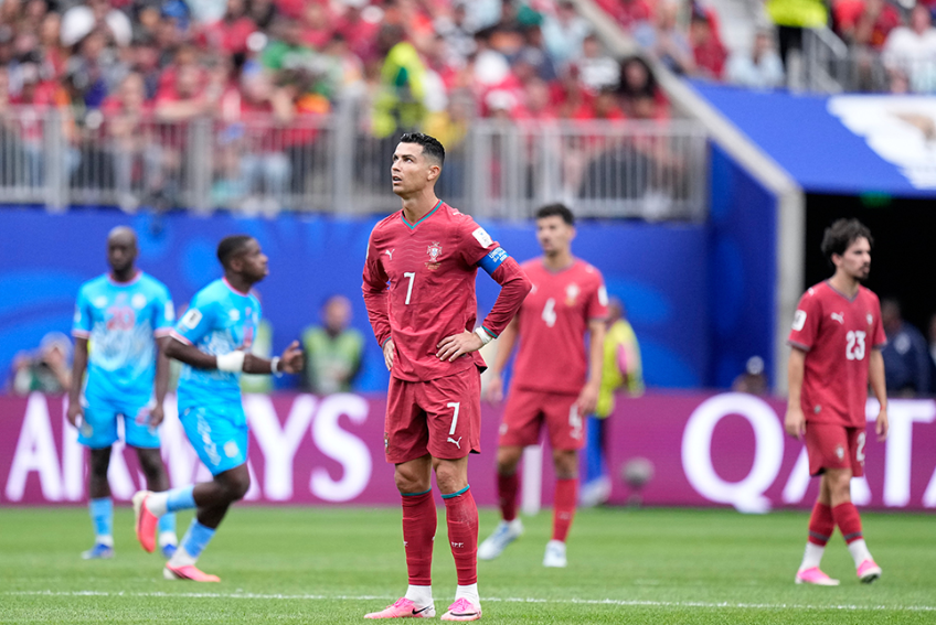 Ngày Ronaldo chống lại cả thế giới