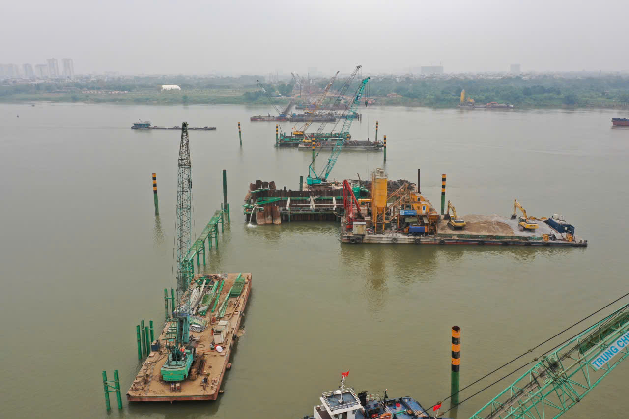 Nhiều dự án cầu vượt sông Hồng quyết về đích trước APEC 2027