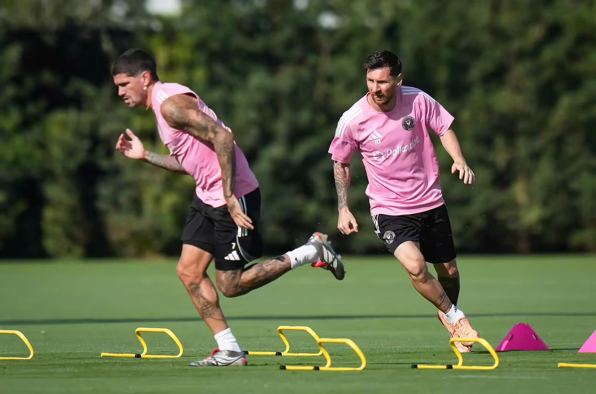 Messi âm thầm 