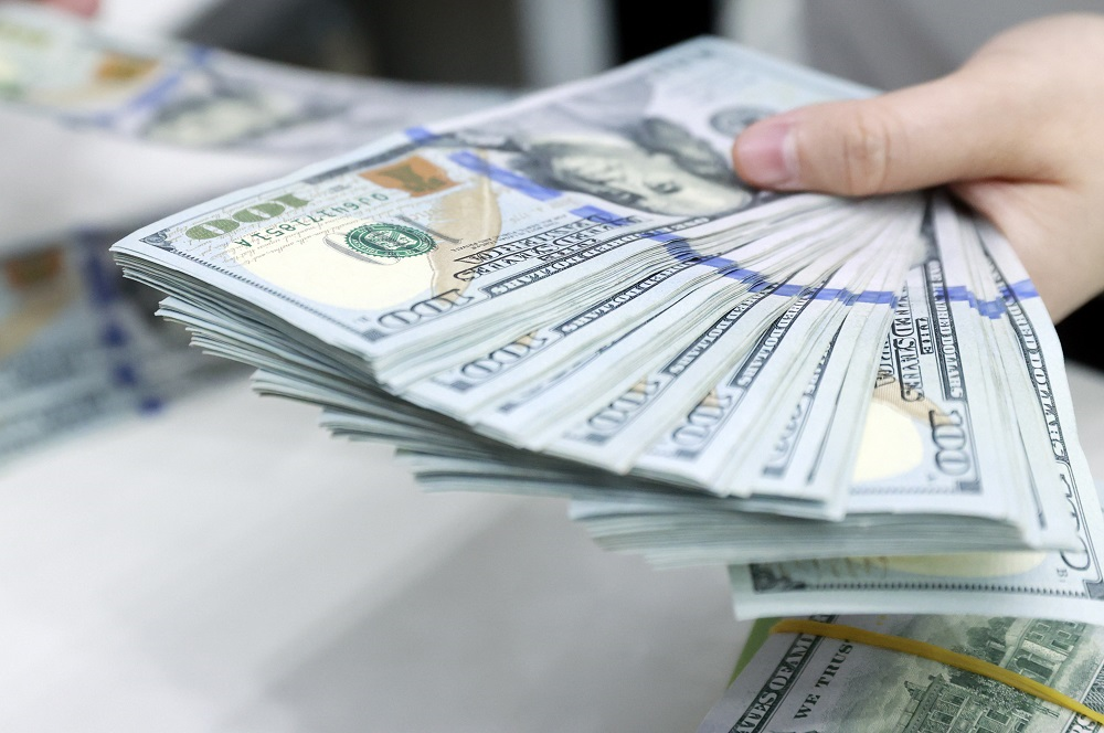 Tỷ giá USD hôm nay (24-6): Đồng USD lập đỉnh trong hơn một năm