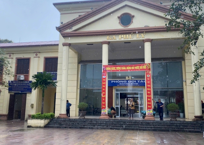 Tổ chức đoàn tàu chuyên dụng đưa đón y, bác sĩ giữa Hà Nội và Ninh Bình