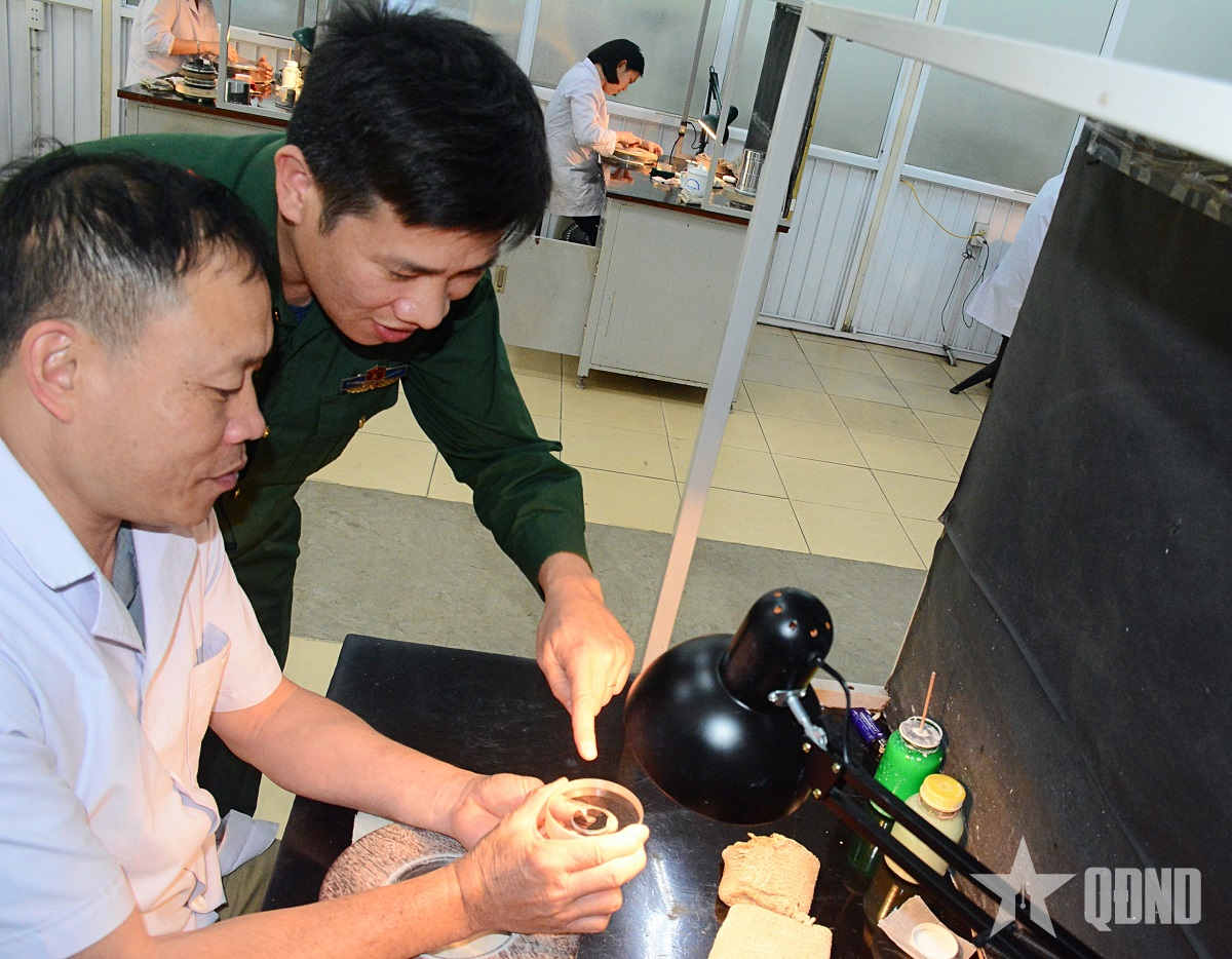 Lá cờ đầu trong sản xuất, sửa chữa khí tài quang học