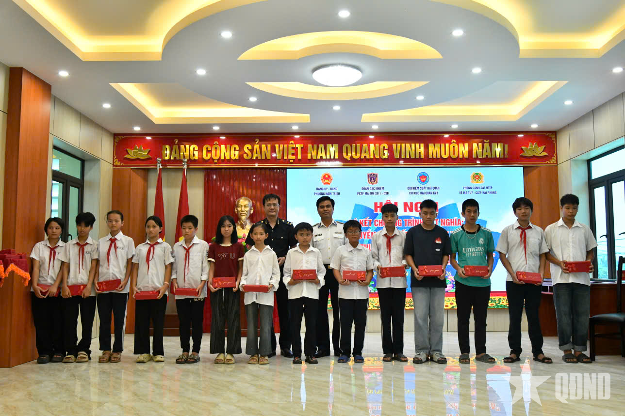 Cảnh sát biển với đồng bào dân tộc, tôn giáo