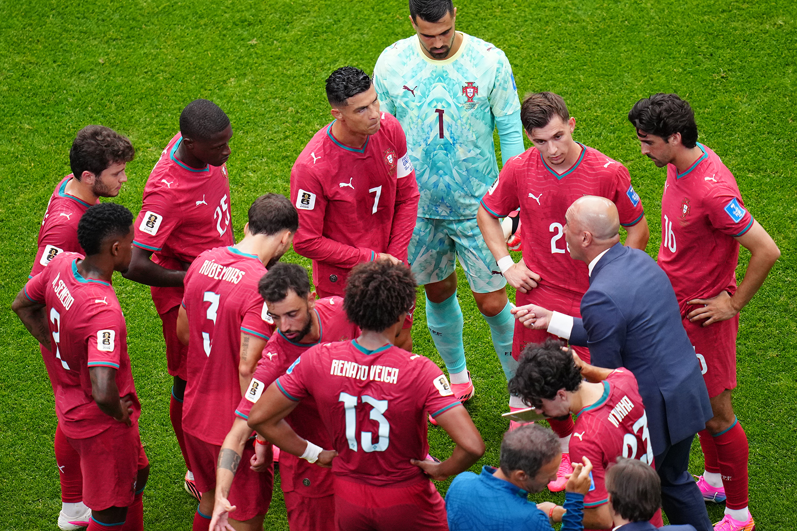 HLV Roberto Martinez: “Ronaldo góp phần thay đổi, nâng tầm bóng đá”

