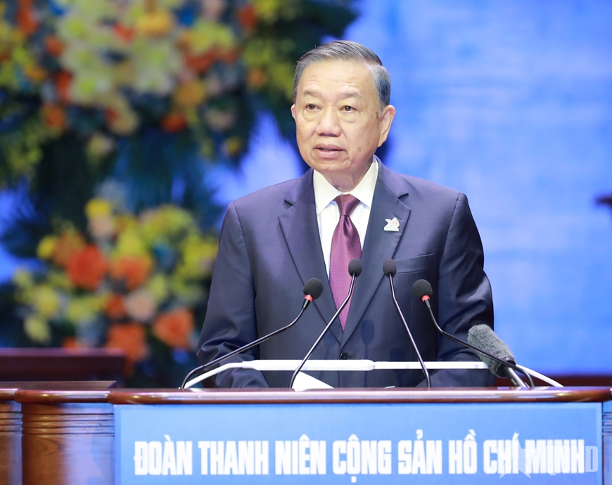Ban Chấp hành Trung ương Đoàn TNCS Hồ Chí Minh khóa XIII ra mắt đại hội