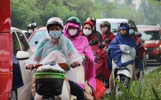 Thời tiết hôm nay (27-6): Bắc Bộ mưa dông, miền Trung nắng nóng gay gắt