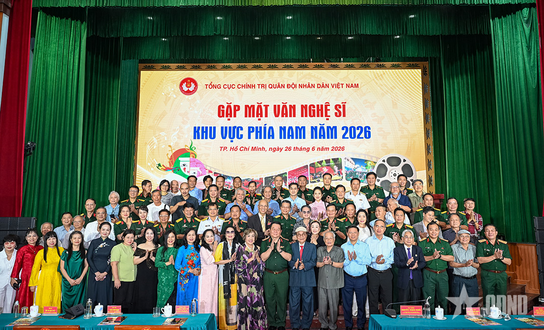 Đại tướng Nguyễn Trọng Nghĩa chủ trì gặp mặt đại biểu văn nghệ sĩ khu vực phía Nam


