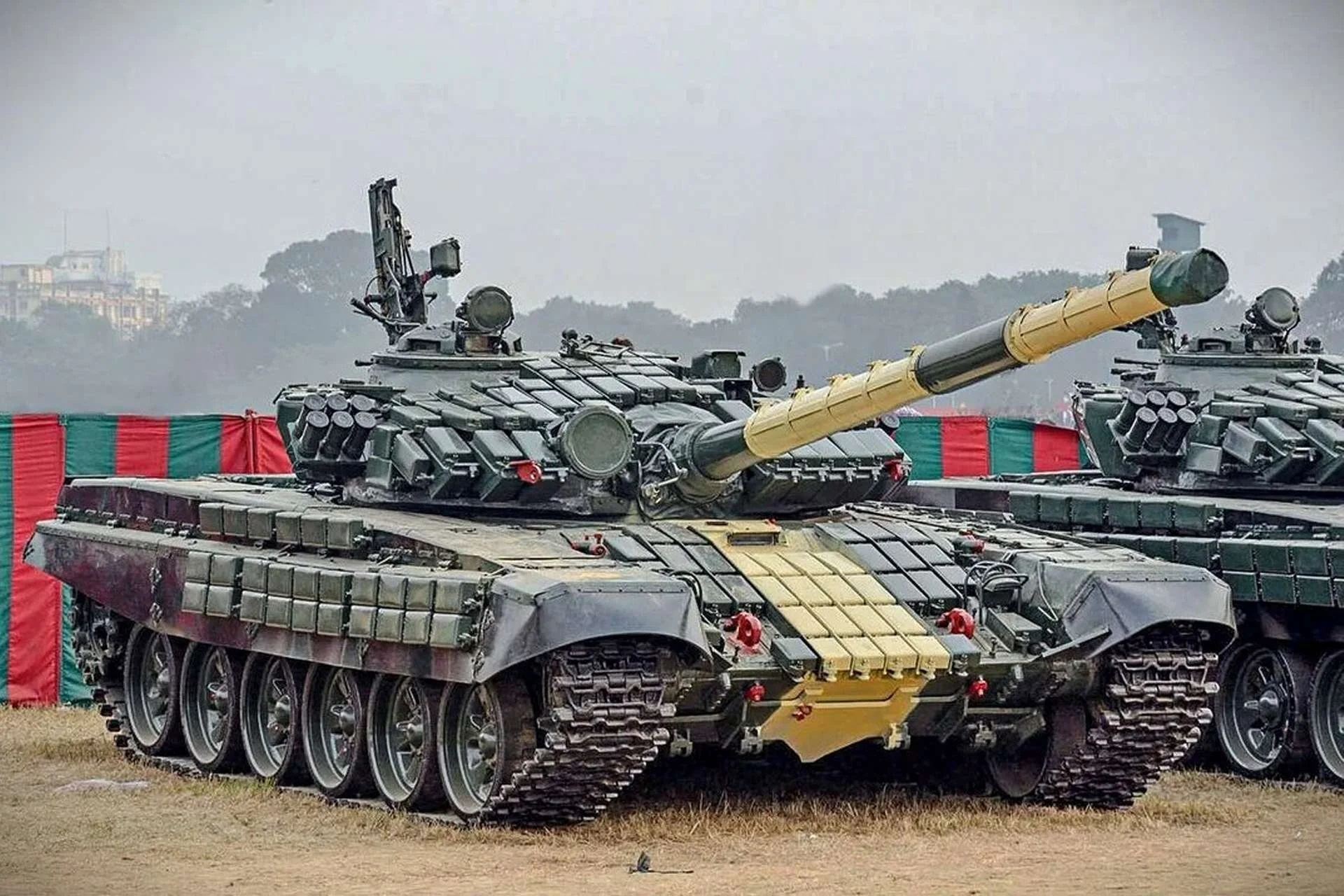 Quân sự thế giới hôm nay (28-6): Ấn Độ xúc tiến biến xe tăng T-72 thành phương tiện chiến đấu tự hành