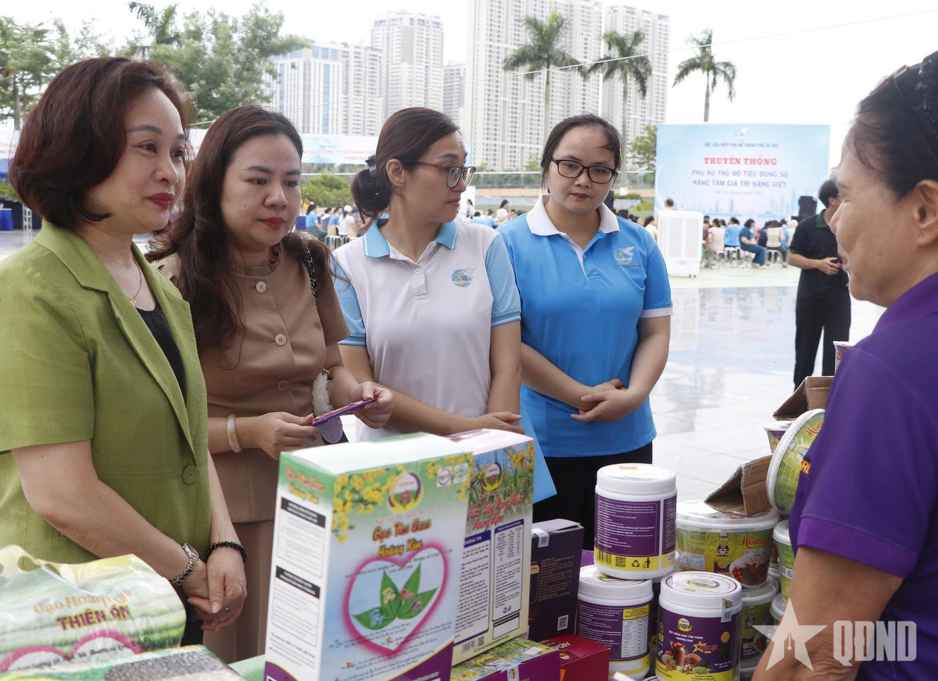 Trang bị kỹ năng tránh lừa đảo mua sắm trực tuyến cho phụ nữ Thủ đô