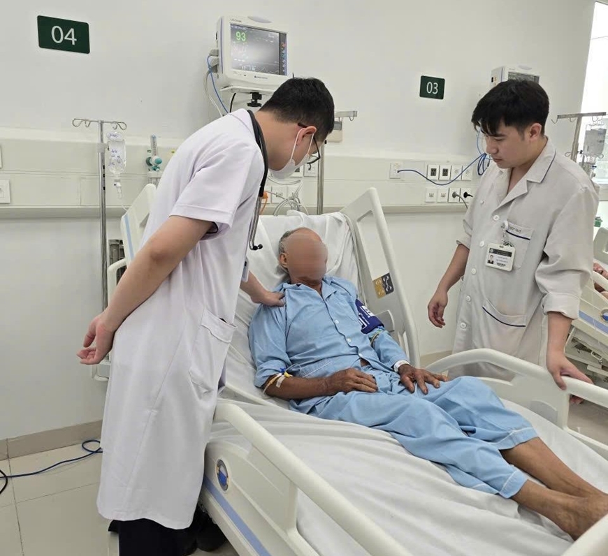 Bệnh viện Bạch Mai cơ sở Ninh B&igrave;nh: Hai bệnh nh&acirc;n đột quỵ được cứu trong "thời gian v&agrave;ng" v&agrave; thực hiện th&agrave;nh c&ocirc;ng ca mổ đầu ti&ecirc;n