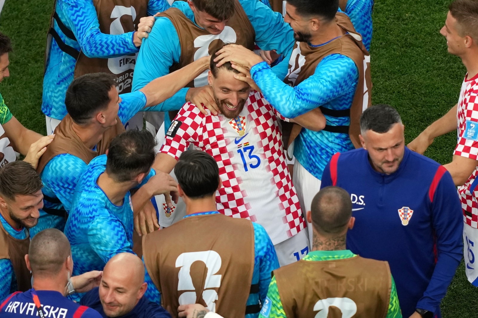 World Cup 2026: Bellingham rực sáng đưa Anh đi tiếp, Croatia nhọc nhằn hạ Ghana