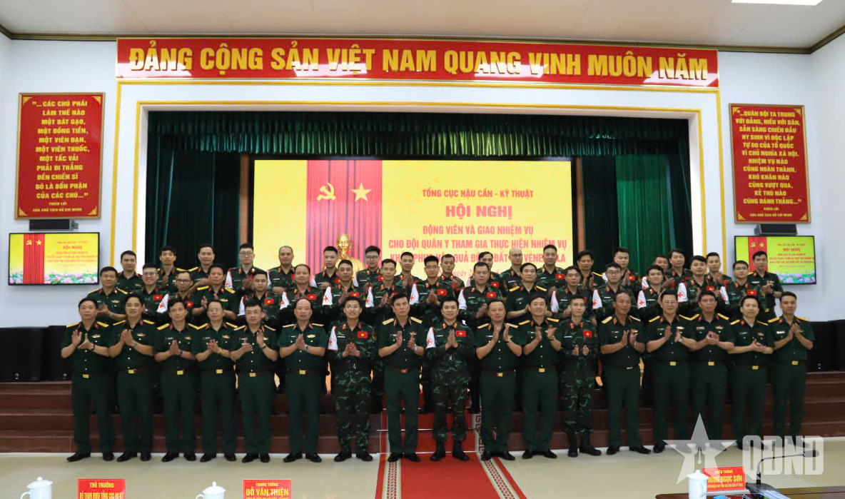 Trung tướng Đỗ Văn Thiện gặp mặt, giao nhiệm vụ Đội Quân y lên đường thực hiện nhiệm vụ tại Venezuela