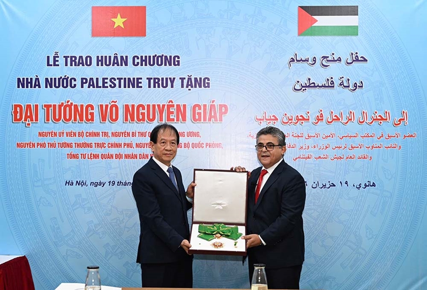 Trong bóng hình Đại tướng