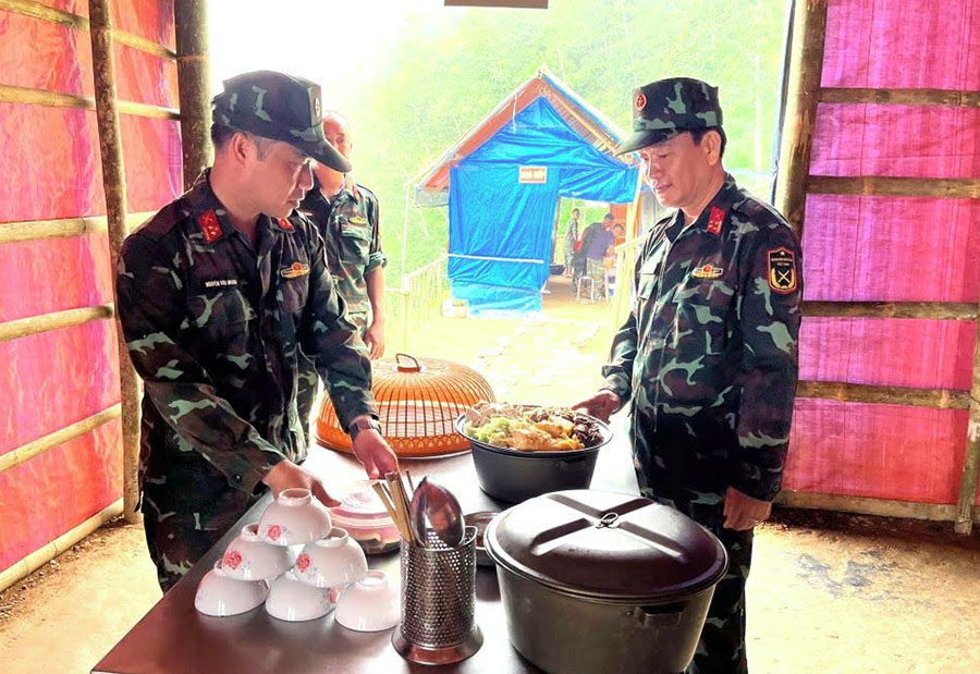 Điểm tựa phía sau những bước chân rà phá bom, mìn