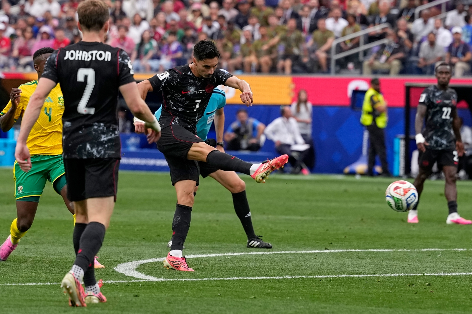 World Cup 2026: Đánh bại Nam Phi ở phút 90+2, Canada đoạt vé vào vòng 16 đội
