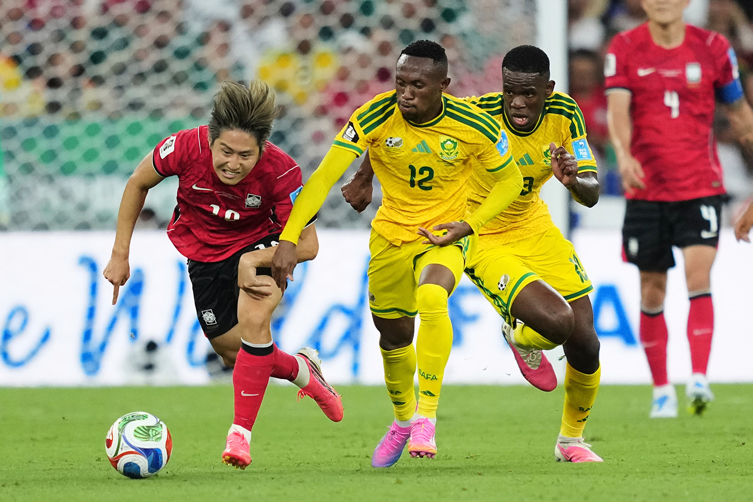 Bất ngờ cầu thủ châu Á duy nhất trong đội hình tiêu biểu vòng bảng World Cup 2026
