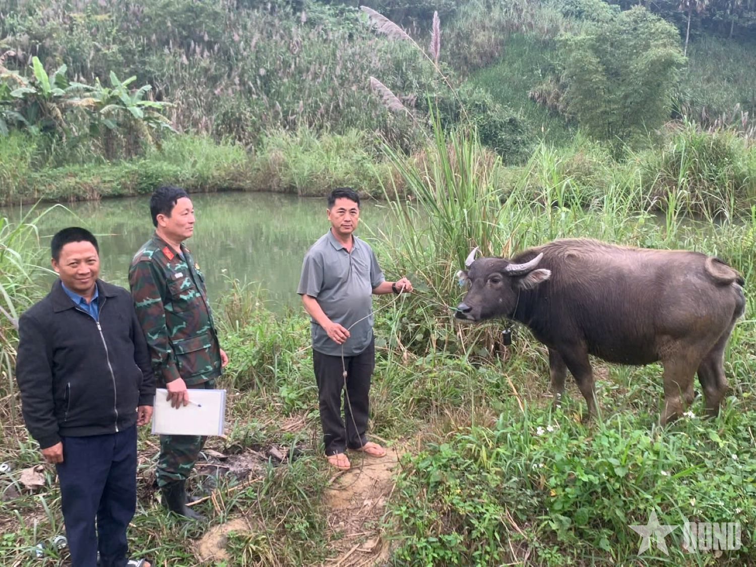 Mang sinh kế đến với đồng bào vùng biên