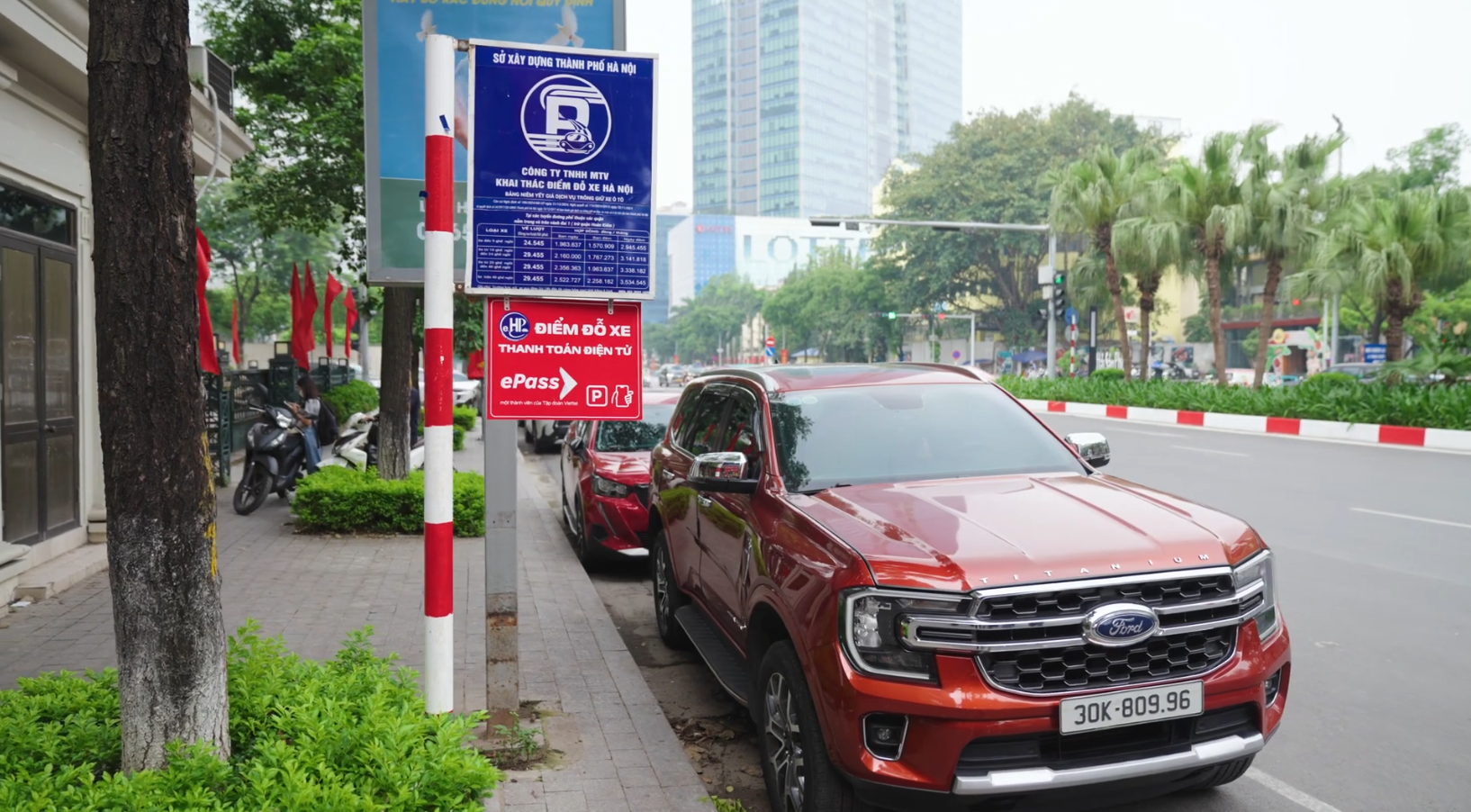 Thu phí tự động không dừng tại điểm đỗ xe: Giảm ùn tắc, tạo thuận lợi cho người dân