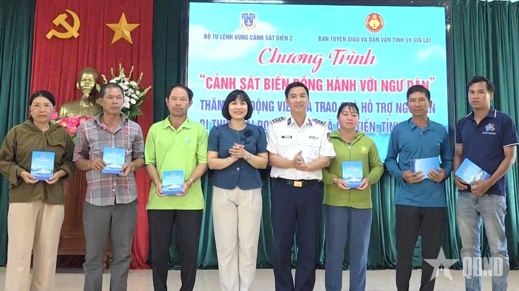 Vùng Cảnh sát biển 2: Thăm hỏi các gia đình ngư dân gặp nạn do hỏa hoạn

