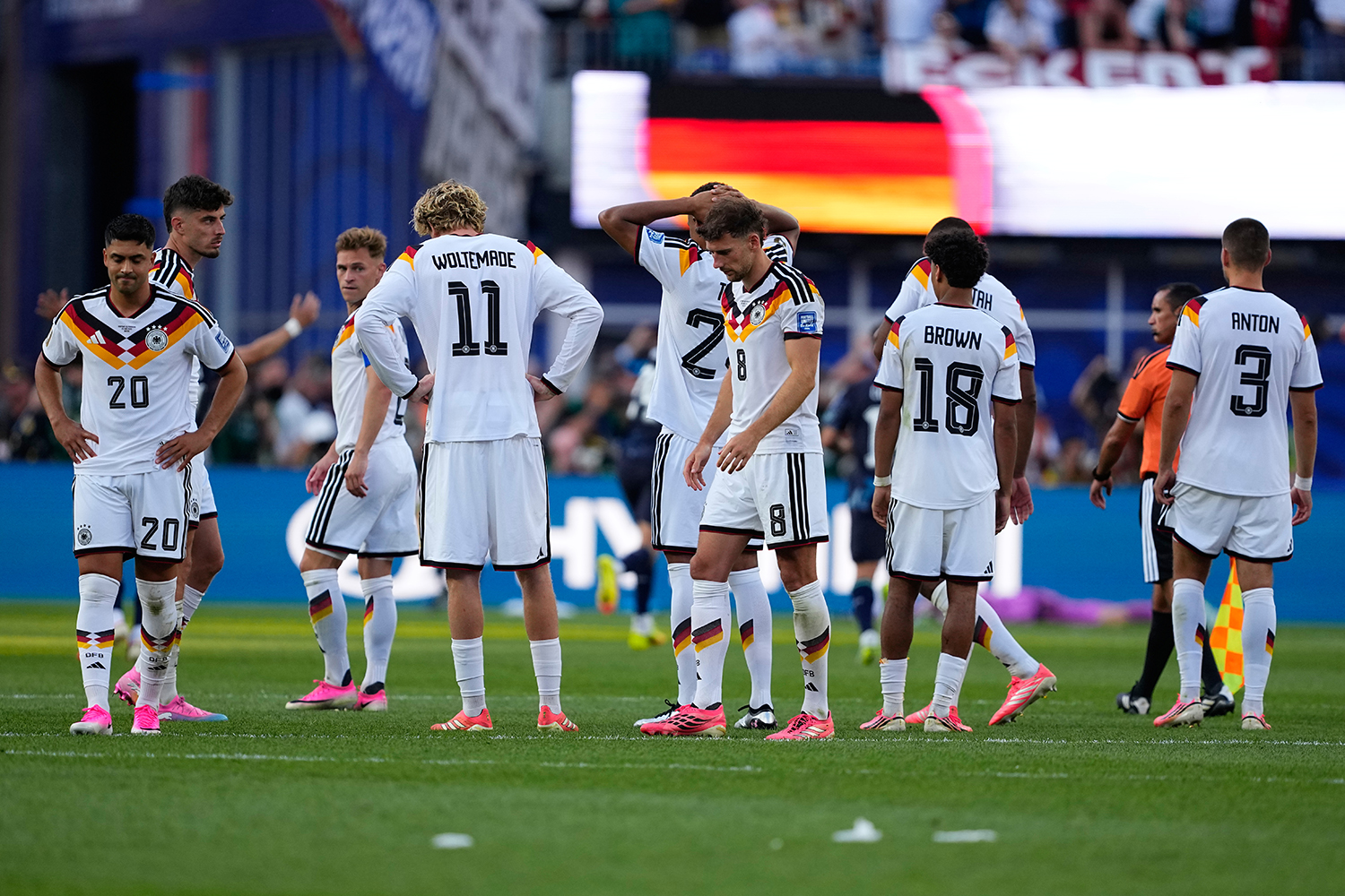 Đức giúp Brazil giữ kỷ lục World Cup

