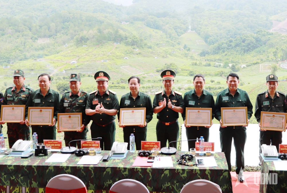 Rút ra nhiều bài học kinh nghiệm trong xây dựng khu vực phòng thủ