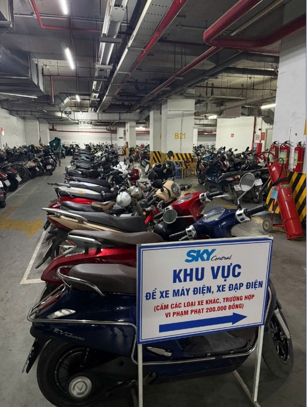 Bố tr&iacute; khu vực ri&ecirc;ng cho xe điện trong chung cư: Cần cơ chế hỗ trợ ph&ugrave; hợp, bảo đảm t&iacute;nh khả thi