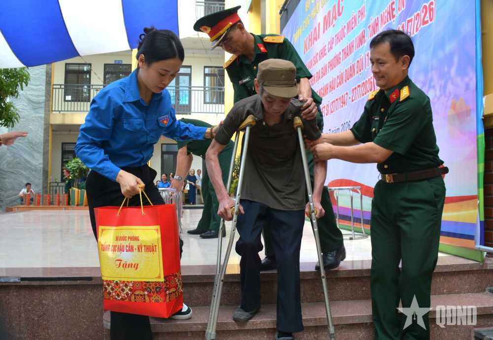 Tổng cục Hậu cần - Kỹ thuật: Ấm tình quân dân từ chương trình khám bệnh, cấp thuốc miễn phí cho gia đình chính sách 