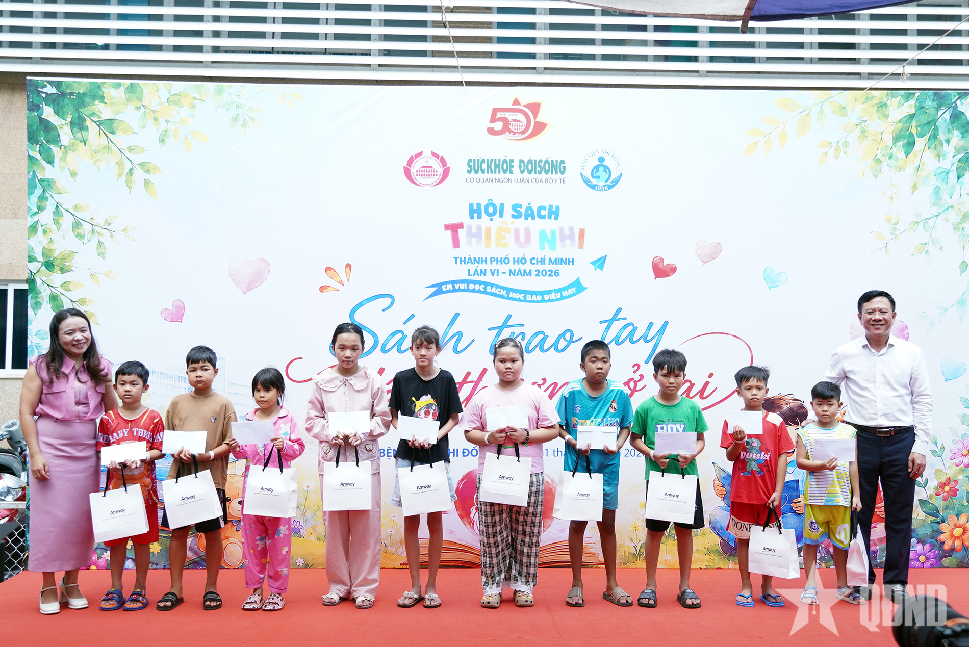 TP Hồ Chí Minh: Trao tặng 700 đầu sách, tiếp sức tinh thần cho bệnh nhi