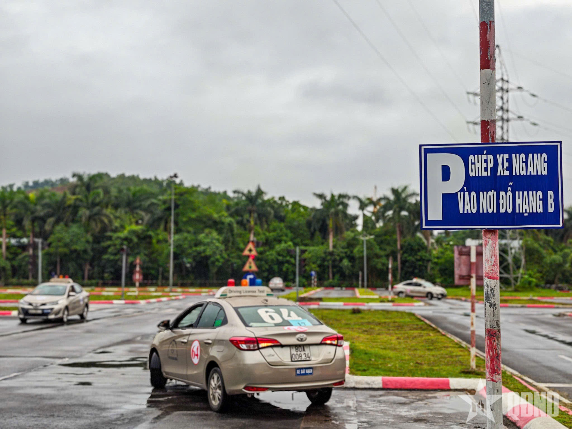 Hà Nội: Ngày đầu sát hạch lái xe theo quy định mới
