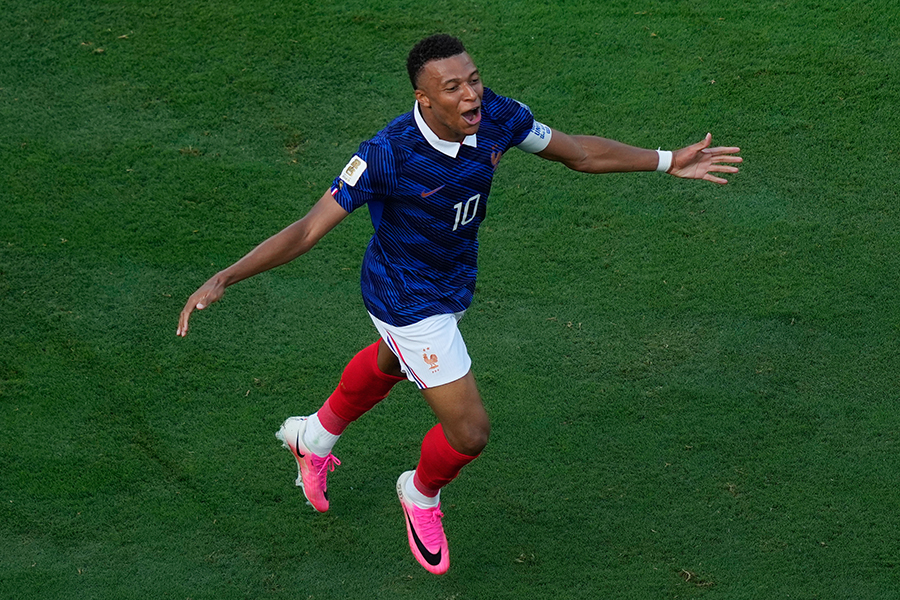Tin thể thao (1-7): Mbappe áp sát kỷ lục Messi

