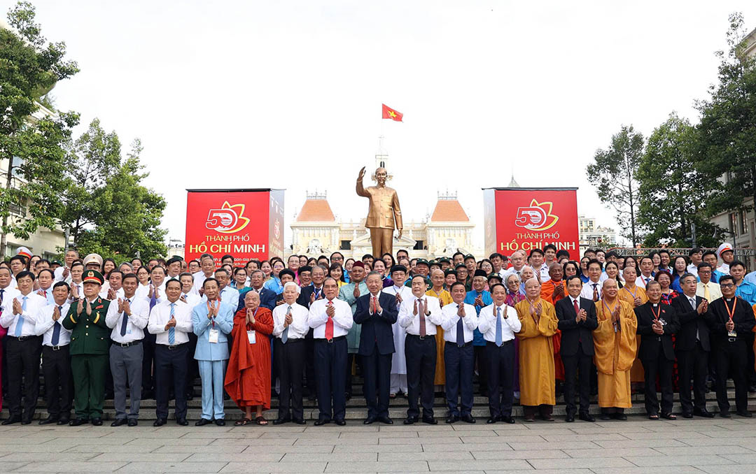 Lãnh đạo Đảng, Nhà nước, TP Hồ Chí Minh dâng hoa tưởng nhớ Chủ tịch Hồ Chí Minh