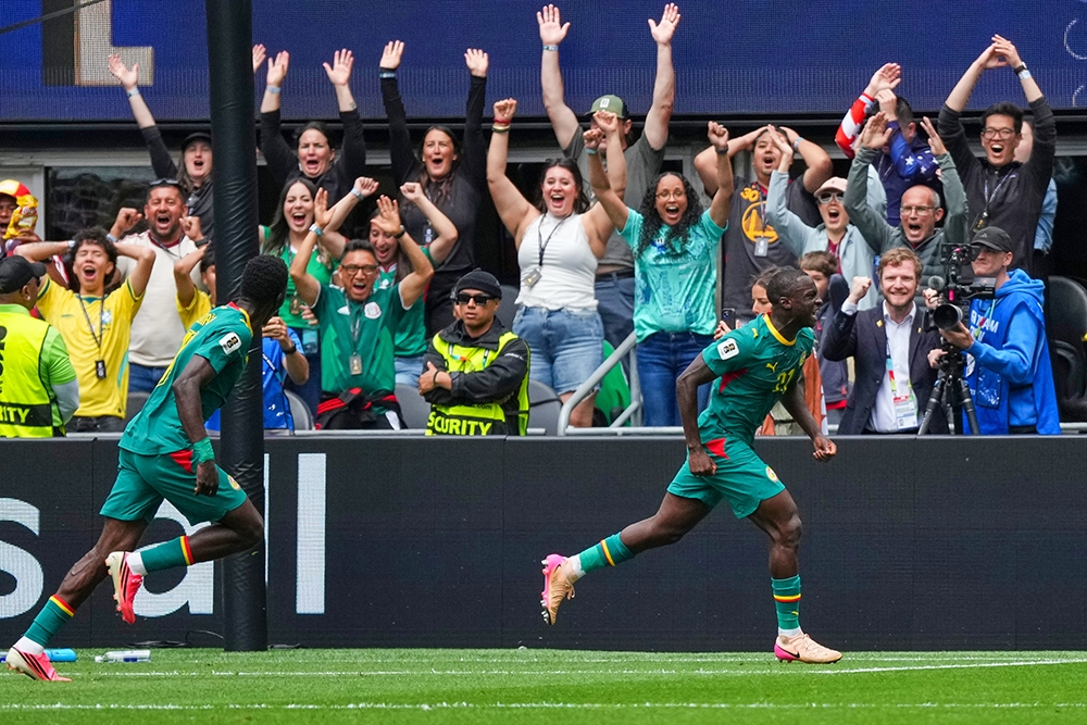 Cầu thủ cãi nhau trên sân, đội tuyển Bỉ vẫn ngược dòng kinh điển ở World Cup