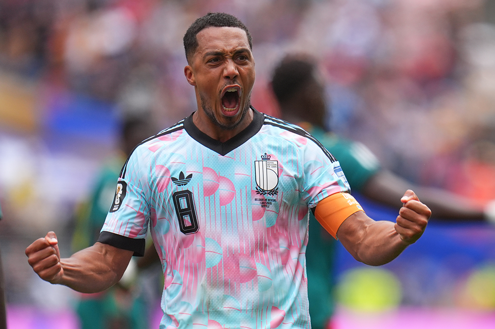 Cầu thủ cãi nhau trên sân, đội tuyển Bỉ vẫn ngược dòng kinh điển ở World Cup