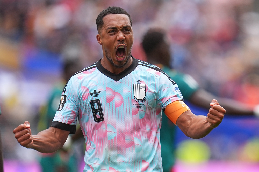 Cầu thủ cãi nhau trên sân, đội tuyển Bỉ vẫn ngược dòng kinh điển ở World Cup