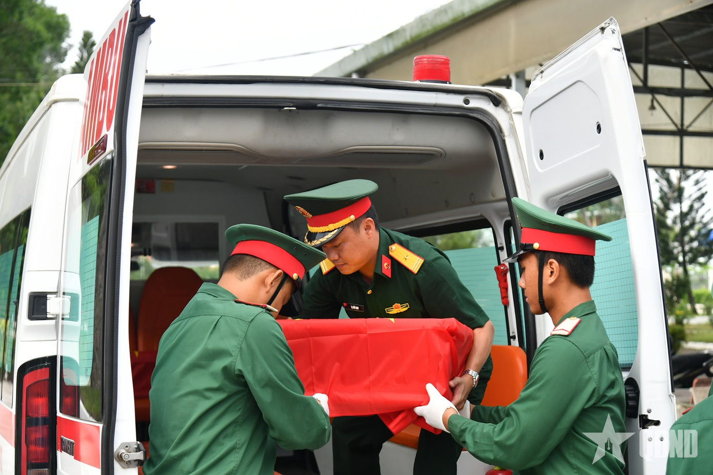 Cần Thơ: Bàn giao 670 mẫu sinh phẩm hài cốt liệt sĩ chưa rõ thông tin để giám định ADN