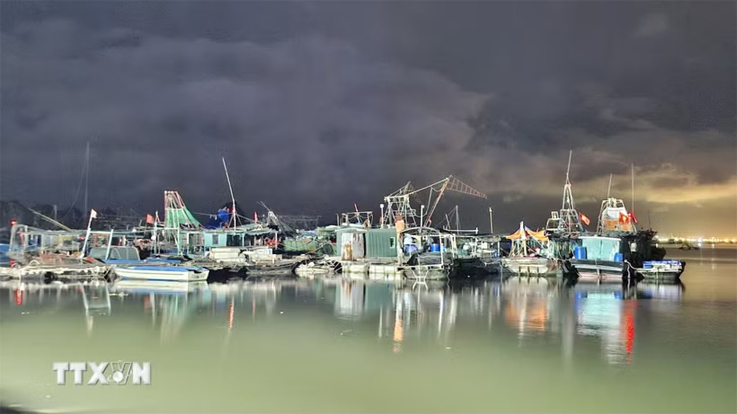 Ứng phó bão số 1: Đảm bảo an toàn tính mạng cho người dân, du khách