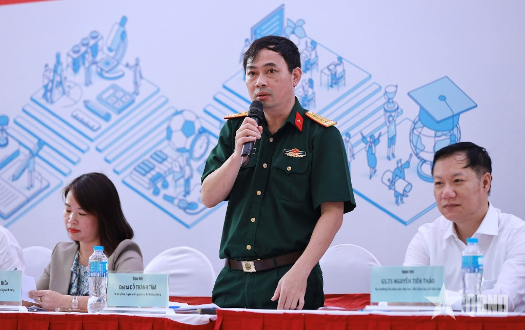 Đông đảo thí sinh, phụ huynh đổ về ngày hội chọn nguyện vọng đại học 2026

