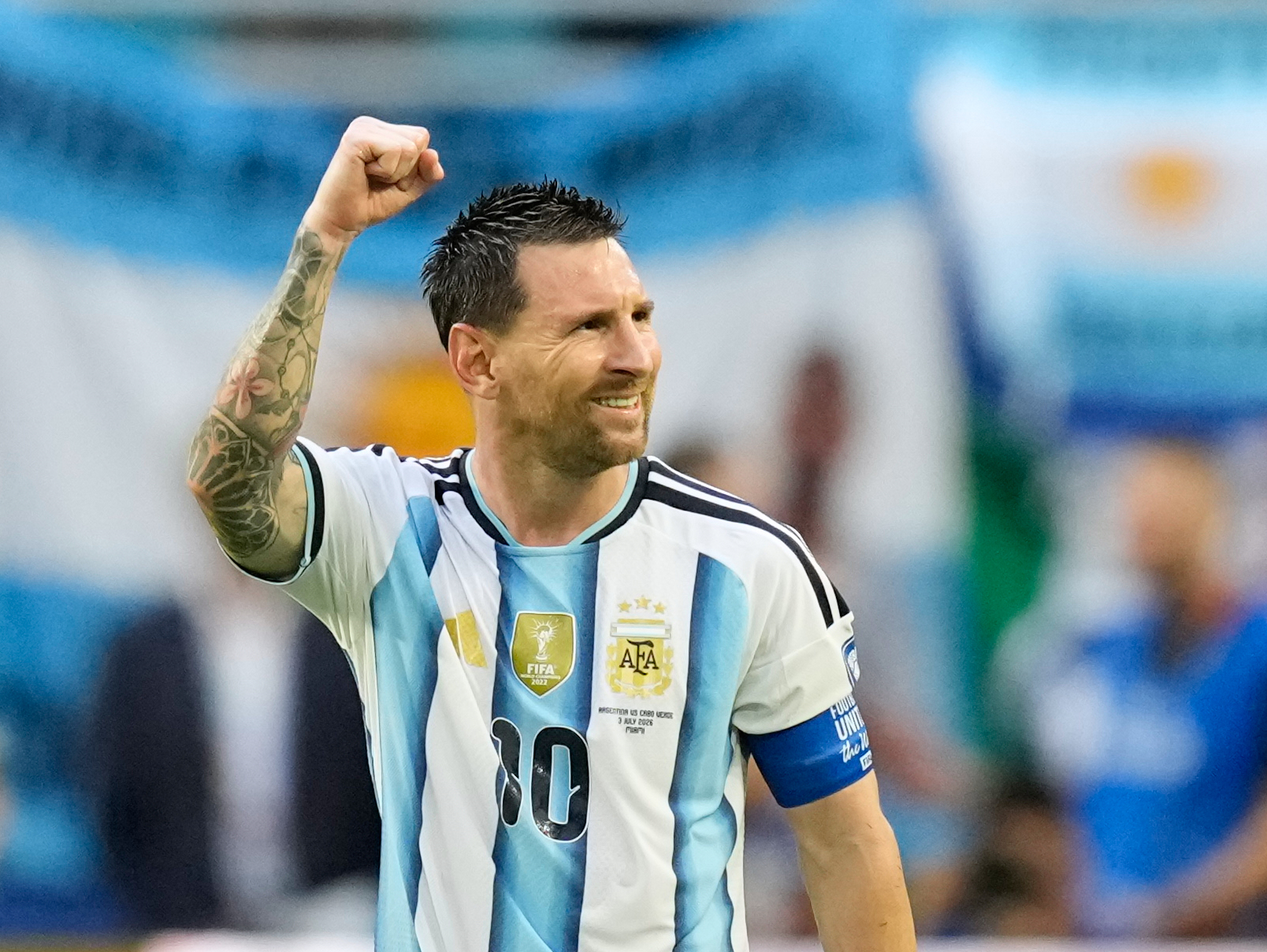 Messi nối dài kỷ lục, Argentina thắng siêu kịch tính Cape Verde
