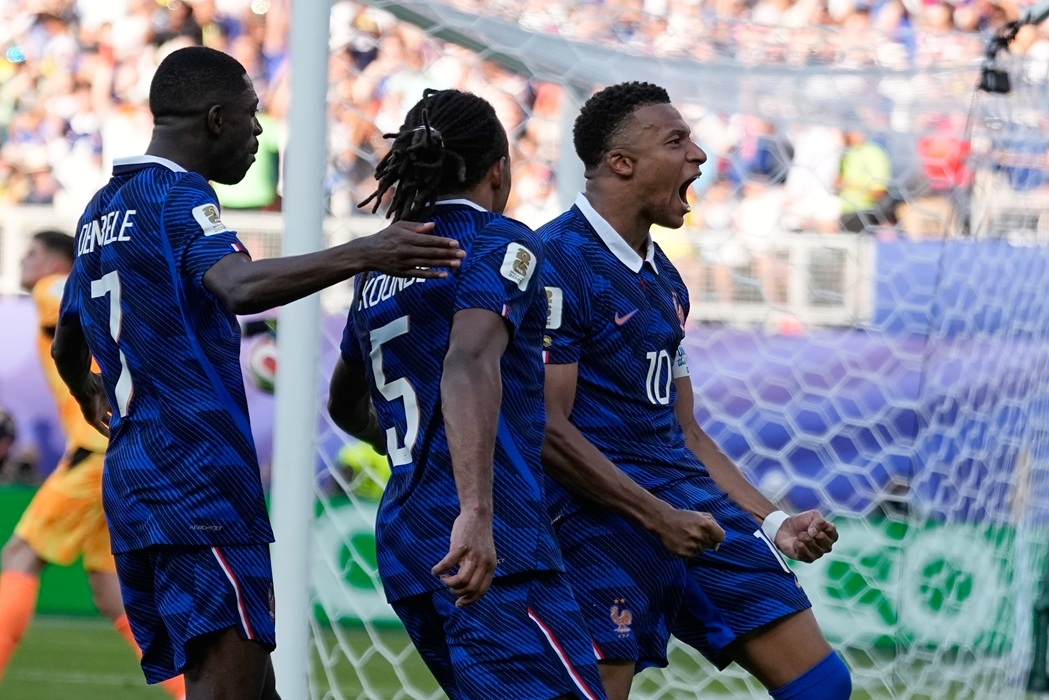 Mbappe ghi bàn, Pháp nhọc nhằn vào tứ kết World Cup  