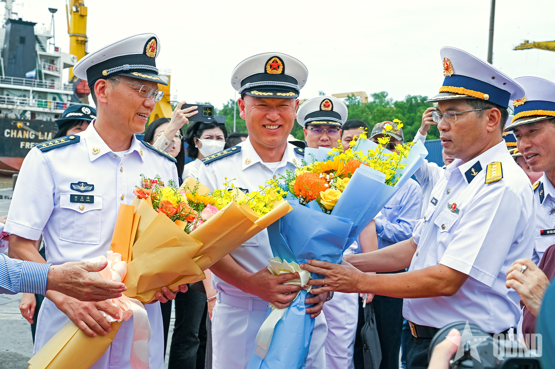 Biên đội tàu Hải quân Quân Giải phóng nhân dân Trung Quốc thăm hữu nghị TP Hồ Chí Minh