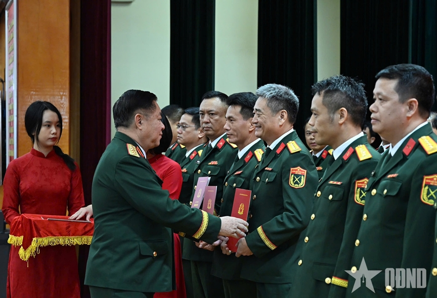165 cán bộ thuộc Tổng cục Chính trị được thăng quân hàm cấp bậc Đại tá, nâng lương sĩ quan cấp bậc Đại tá, Thượng tá năm 2026