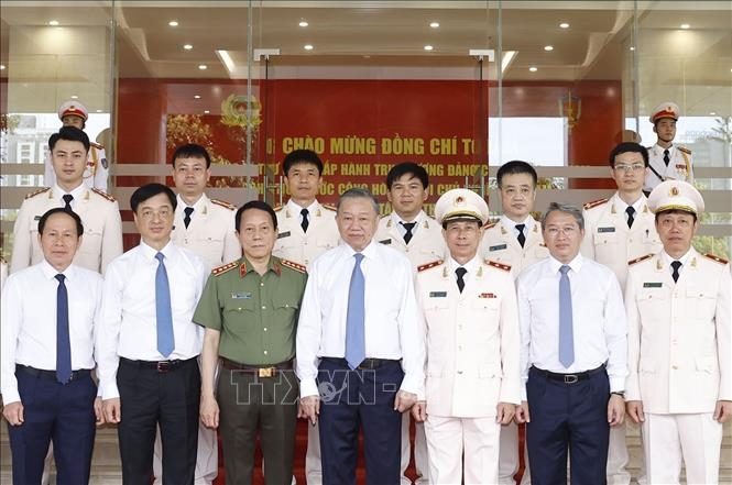 Tổng B&iacute; thư, Chủ tịch nước T&ocirc; L&acirc;m: X&acirc;y dựng lực lượng kỹ thuật nghiệp vụ l&agrave; chuy&ecirc;n gia h&agrave;ng đầu trong lĩnh vực khoa học c&ocirc;ng nghệ
